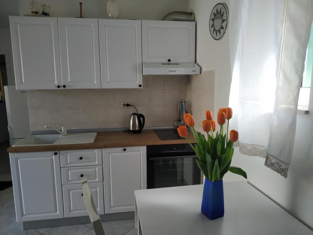 Apartment Zdenka Veli Losinj Bagian luar foto