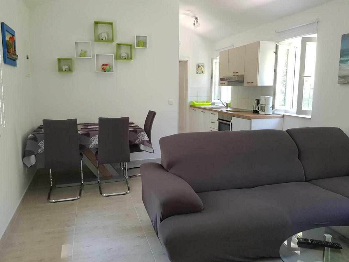 Apartment Zdenka Veli Losinj Bagian luar foto
