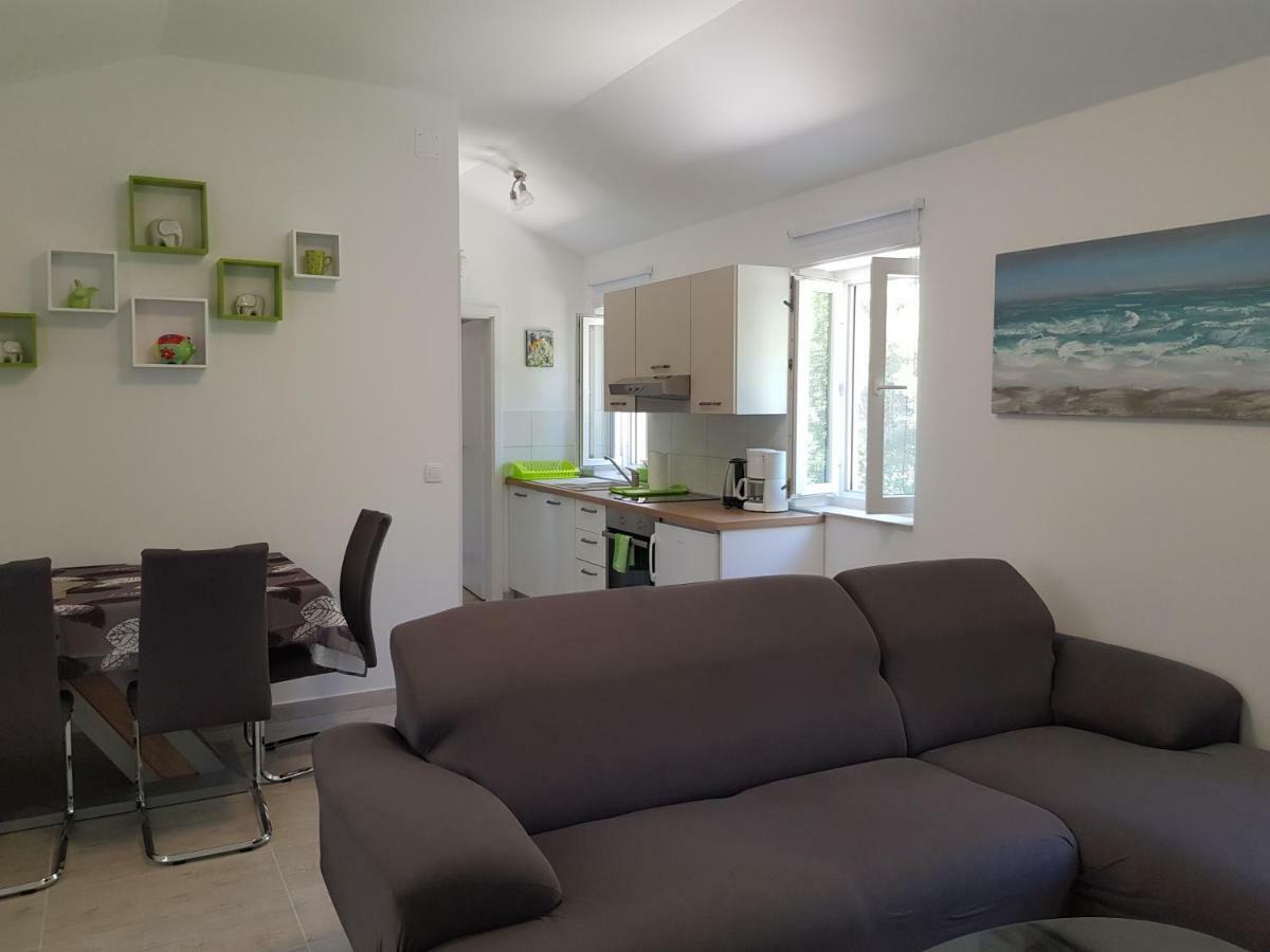 Apartment Zdenka Veli Losinj Bagian luar foto