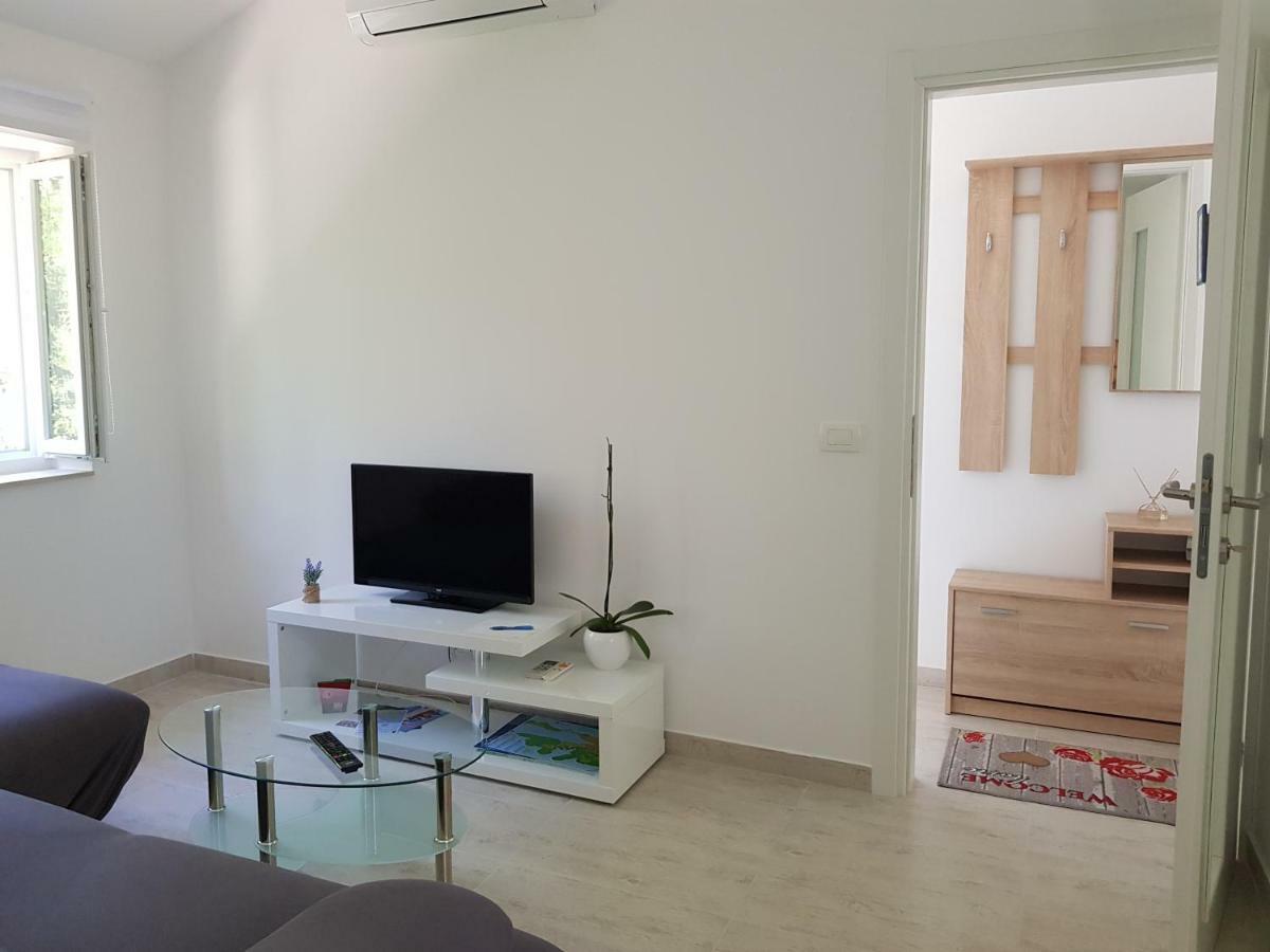 Apartment Zdenka Veli Losinj Bagian luar foto