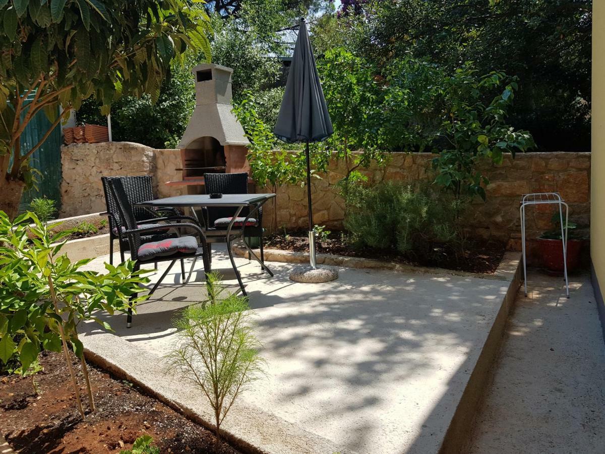 Apartment Zdenka Veli Losinj Bagian luar foto